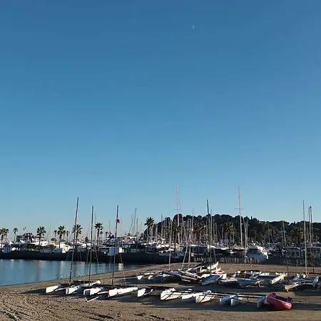 2 Pieces Avec Terrasse, A 150m Des Plages - - Fr-1-226b-192 * Cavalaire-sur-Mer